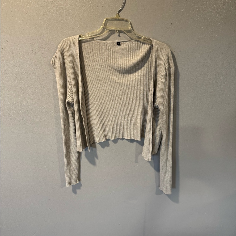 Amazon Women's Ribbed Cropped Cardigan in Light Gray
